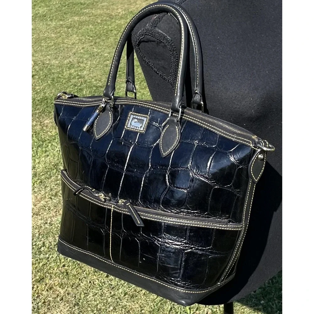Dooney & Bourke Black Croco Embossed Leather Large Zip Satchel‎ Tote Purse